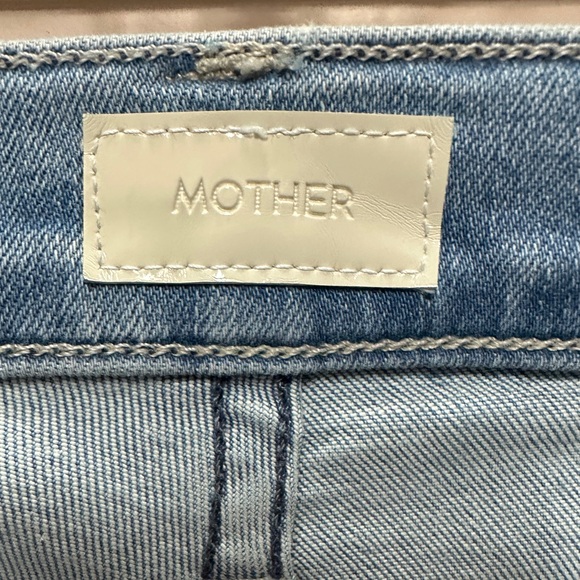NWT MOTHER jeans. Tomcat Skimp jeans. Size 26. Faded light wash denim color - Picture 12 of 13